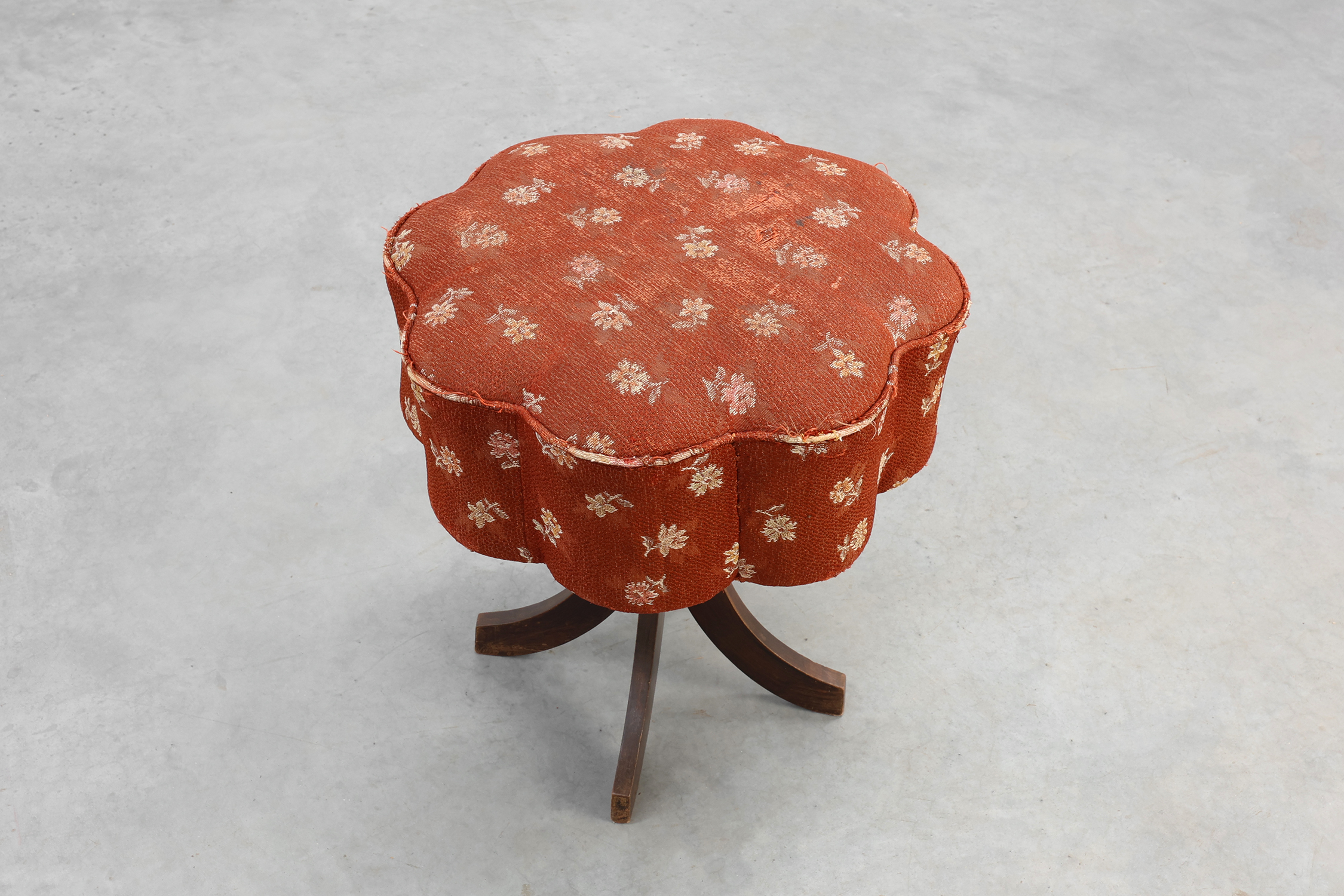Art deco stool with curved legs and flower form seat with original upholstery, France 1920sthumbnail